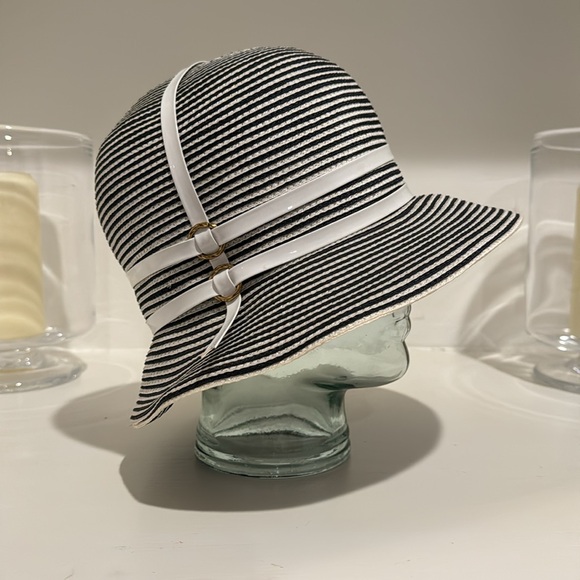 Vintage Mr.John Pace-Setters navy and white stripe straw hat with white patent - Picture 2 of 7